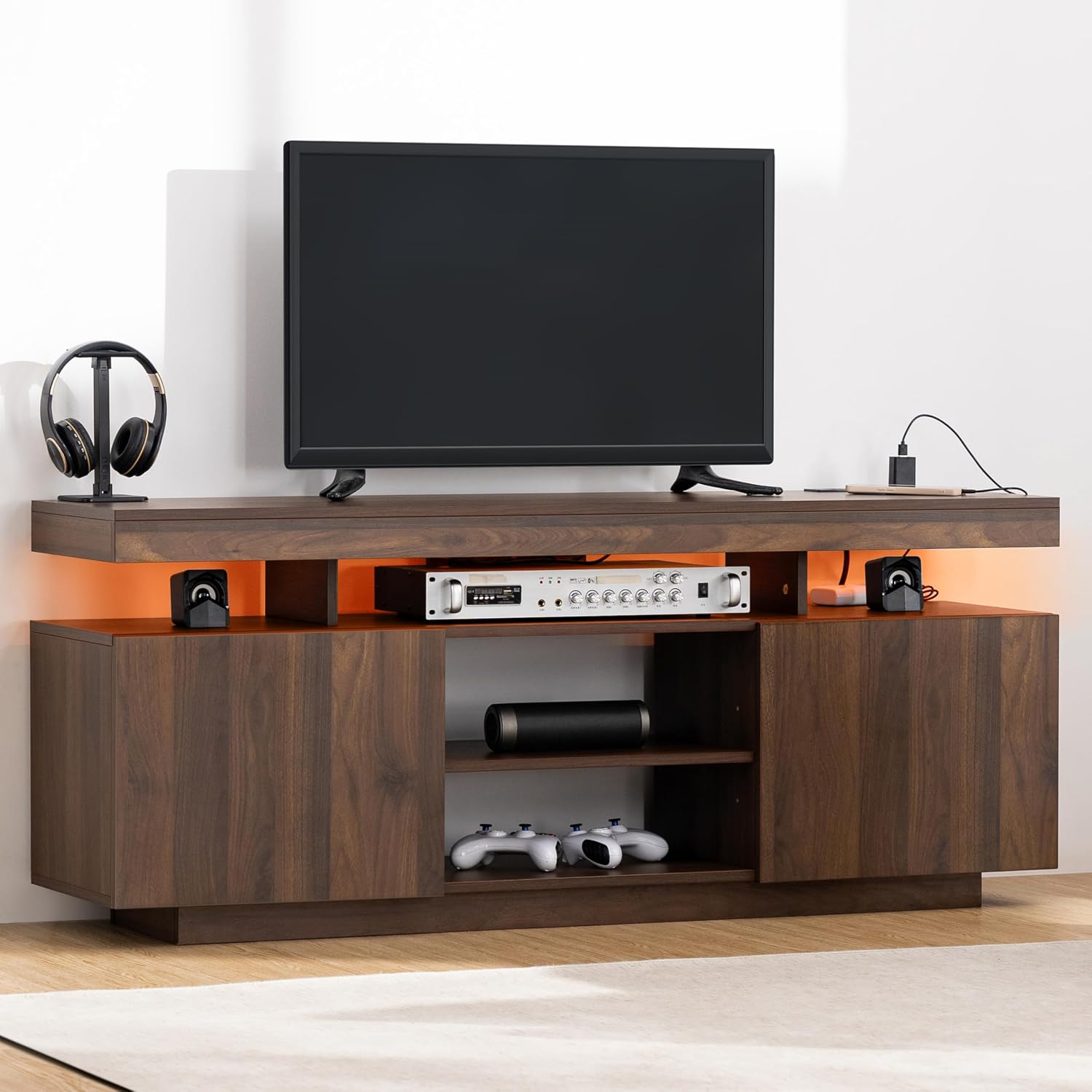 LED TV Stand with Power Outlet - đánh giá và giá Gaming Console Room